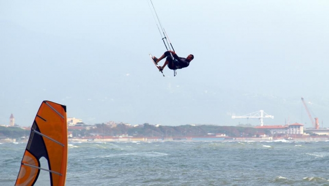 Kitesurfing Kau kau school 